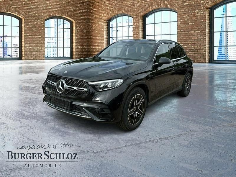 Metalliclack obsidianschwarz Gebraucht 2024 Mercedes GLC200 SUV | 52.900 € (Etwas zu teuer) - Bild 1/4