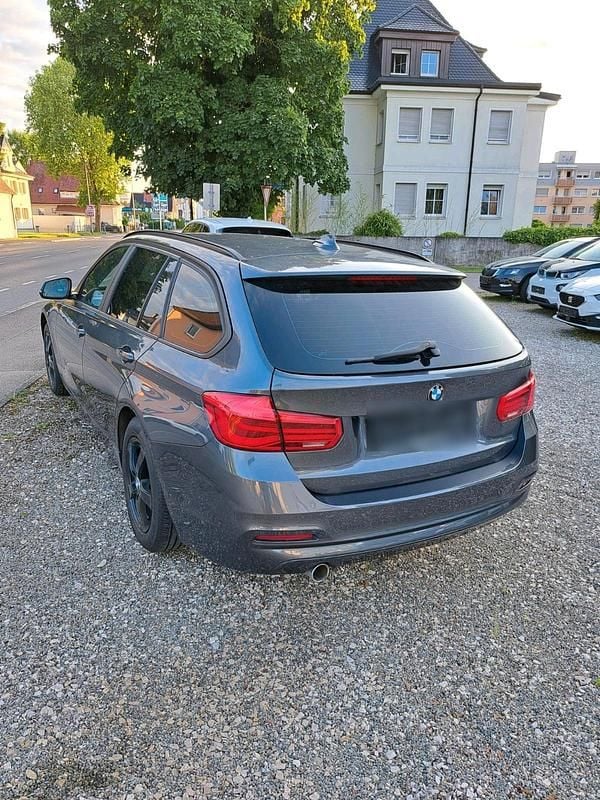 Gebraucht BMW 318 Advantage 136 PS (100 kW) 2018 Silber Kombi