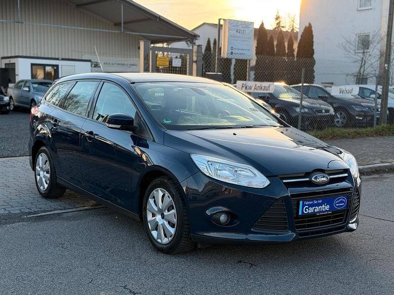 Gebraucht Ford Focus Trend 116 PS (85 kW) 2012 Blau Kombi