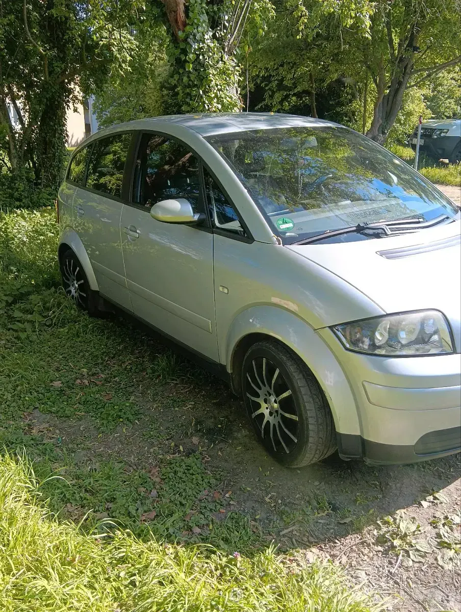 Usado Audi A2 80 HP (58 kW) 2002 Prateado Citadino