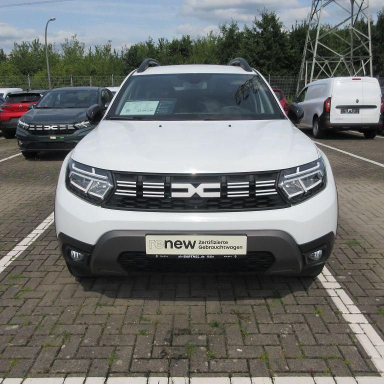 Weiß Gebraucht 2023 Dacia Duster Extreme SUV | 21.987 € (Fairer Preis) - Bild 1/4