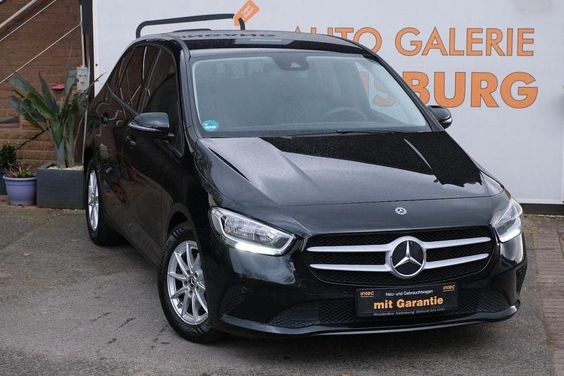 Gebraucht Mercedes B200 150 PS (110 kW) 2020 Kosmosschwarz Van / Kleinbus