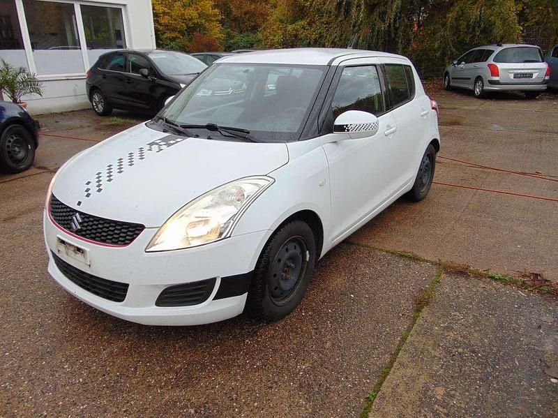 Weiß Gebraucht 2014 Suzuki Swift Club Kleinwagen | 5.499 € (Fairer Preis) - Bild 1/4