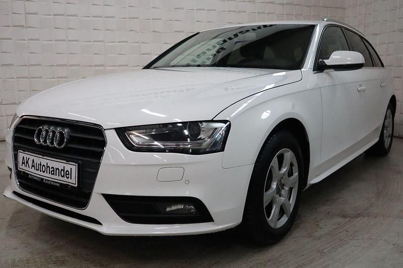 Weiß Gebraucht 2012 Audi A4 Attraction Kombi | 6.890 € (Guter Preis) - Bild 1/4