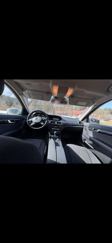 Gebraucht Mercedes 200 136 PS (100 kW) 2012 Weiß Kombi