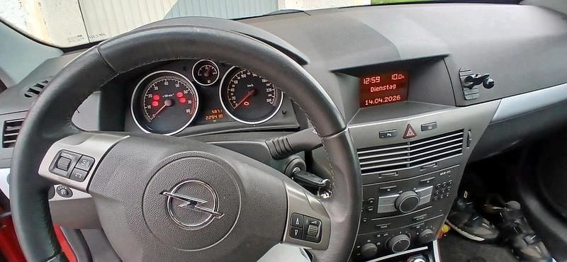 Gebraucht Opel Astra GTC 140 PS (102 kW) 2007 Rot Coupé