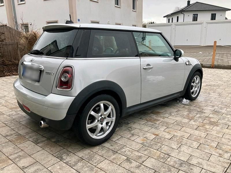 Gebraucht Mini Cooper 120 PS (88 kW) 2009 Silber Kleinwagen