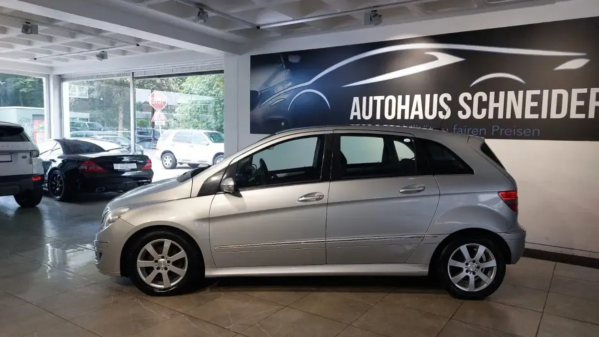 Gebraucht Mercedes B200 140 PS (102 kW) 2006 Silber Van / Kleinbus