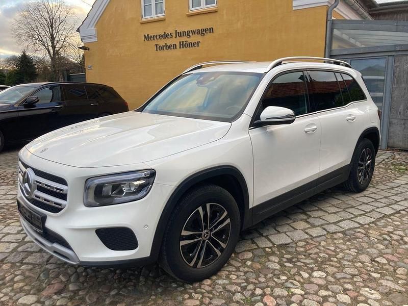 Polarweiss Gebraucht 2023 Mercedes GLB180 Style SUV | 28.999 € (Fairer Preis) - Bild 1/4
