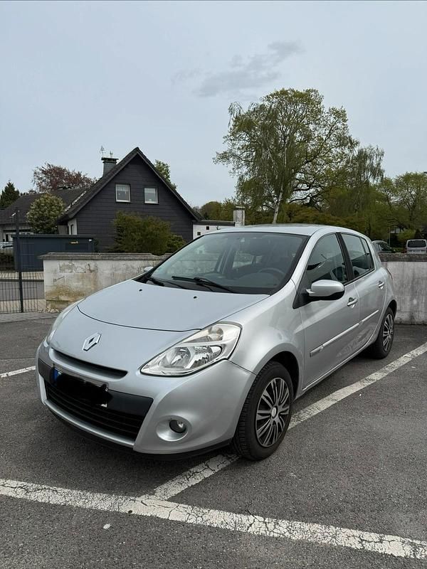 Gebraucht Renault Clio III 75 PS (55 kW) 2011 Grau Kleinwagen