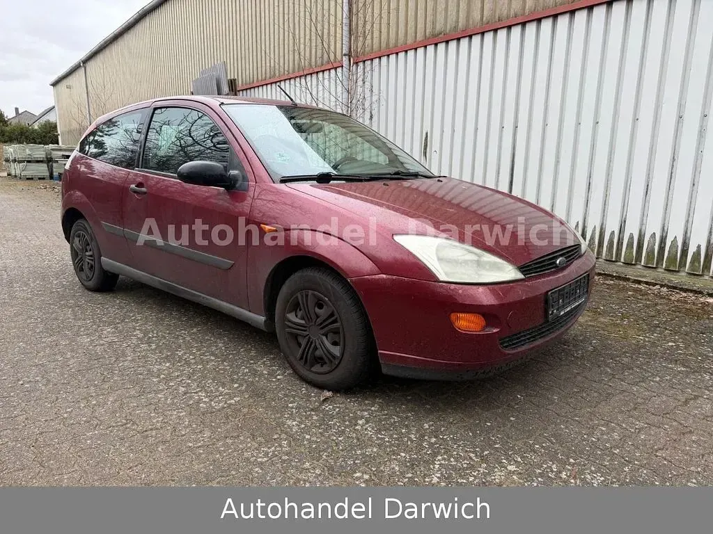Gebraucht Ford Focus Ambiente 75 PS (55 kW) 1999 Rot Limousine