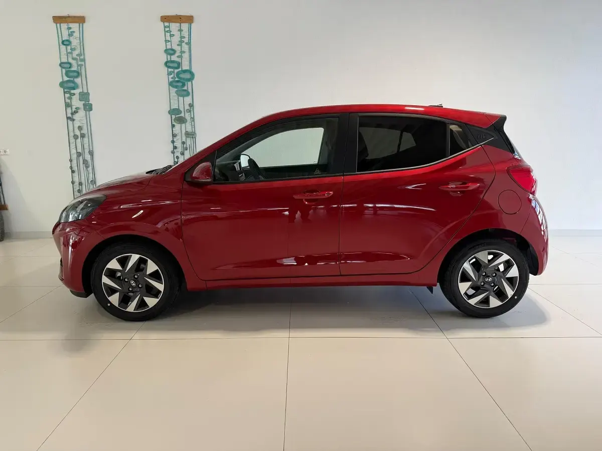 Neu Hyundai i10 GO! 79 PS (58 kW) 2025 Dragon red pearl Kleinwagen