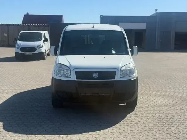 Gebraucht Fiat Doblò 105 PS (77 kW) 2009 Weiß Van / Kleinbus