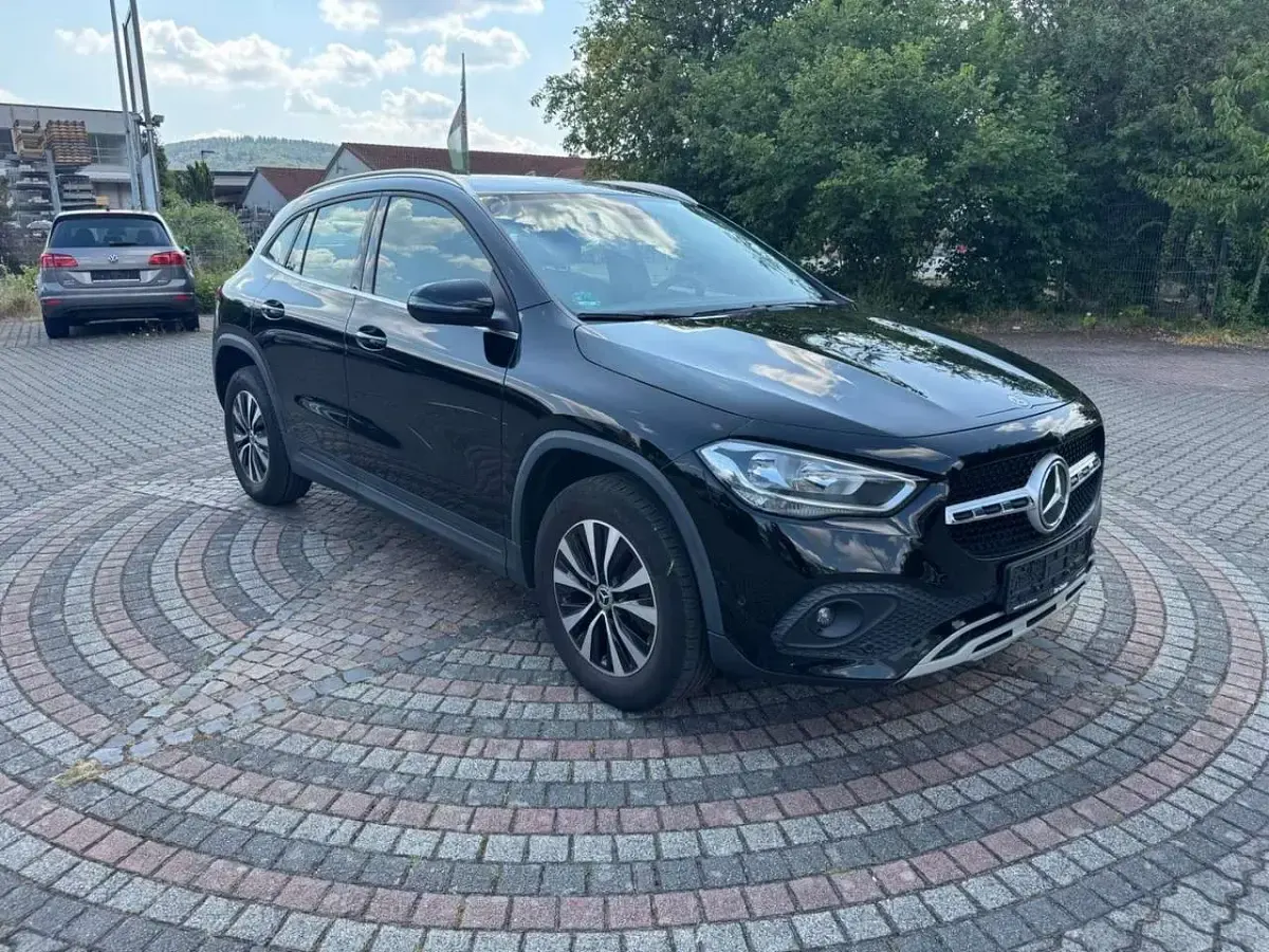 Gebraucht Mercedes GLA200 150 PS (110 kW) 2022 Schwarz SUV