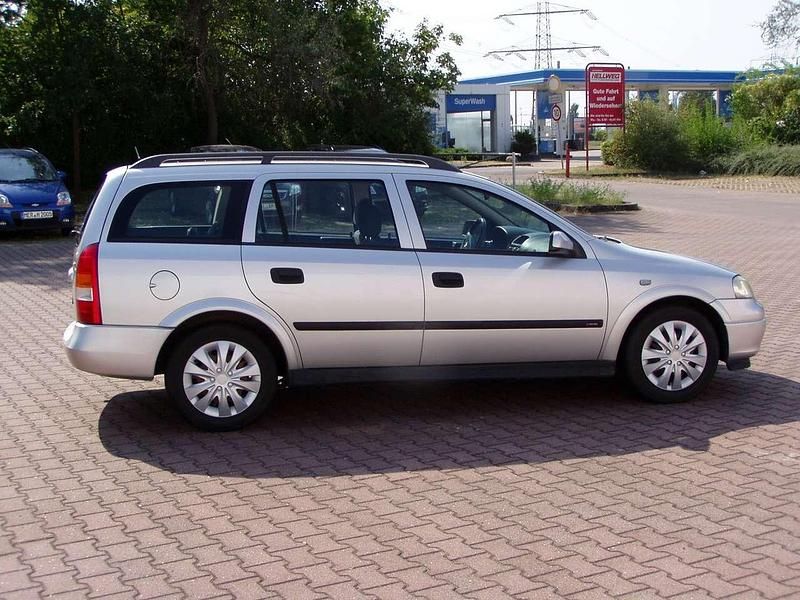 Silber Gebraucht 2002 Opel Astra Comfort Kombi | 3.600 € - Bild 1/4