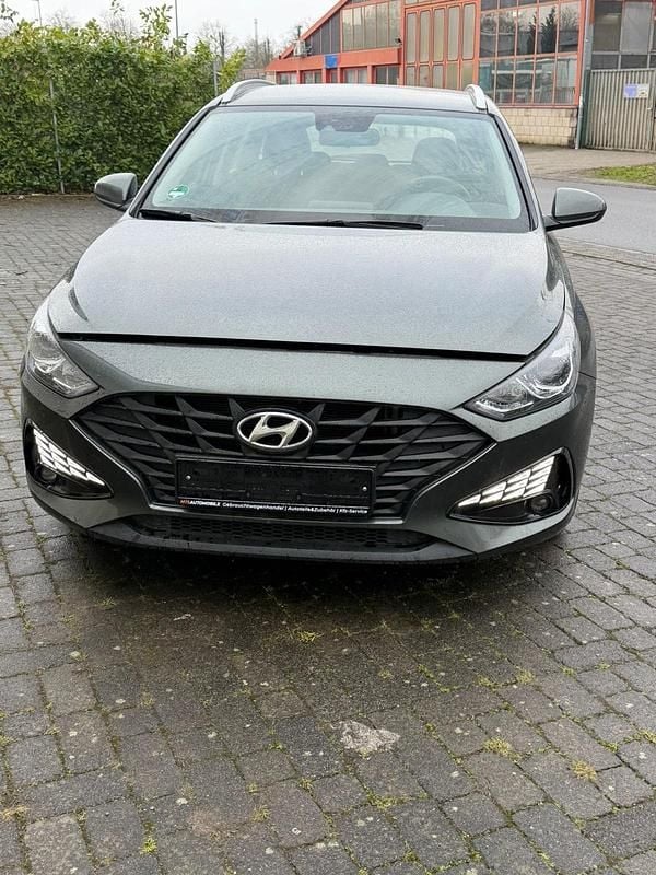 Gebraucht Hyundai i30 120 PS (88 kW) 2021 Grün Kombi