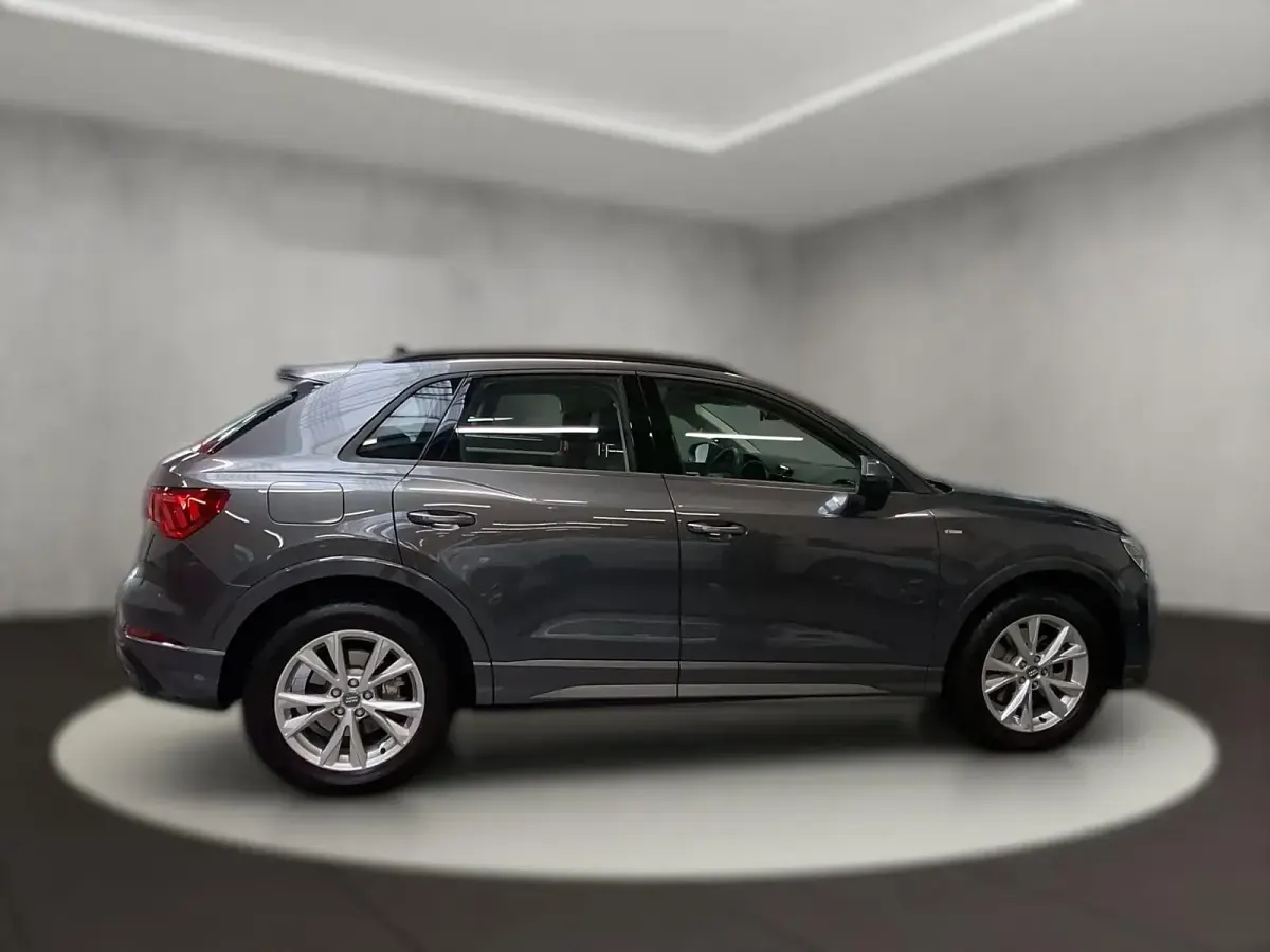 Gebraucht Audi Q3 S-Line 190 PS (139 kW) 2020 Grau metallic SUV