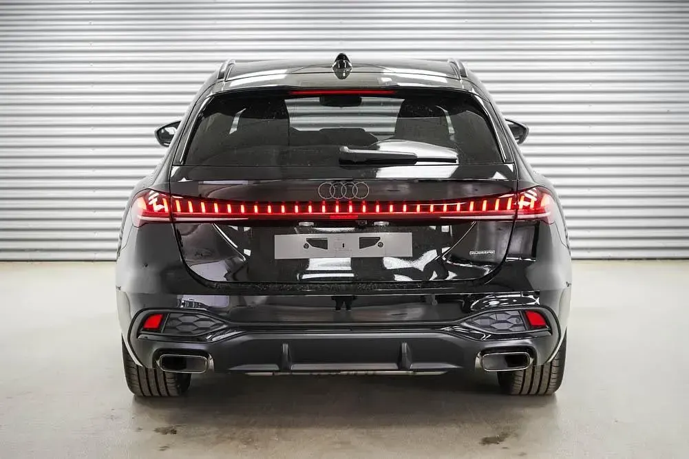 Neu Audi A5 S-Line 204 PS (150 kW) 2026 Mythosschwarz metallic (0e) Kombi