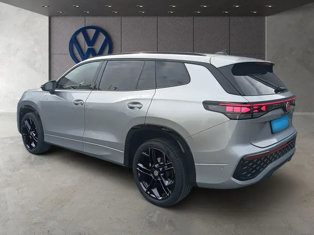 Gebraucht VW Tayron R-line 193 PS (141 kW) 2025 Silber SUV