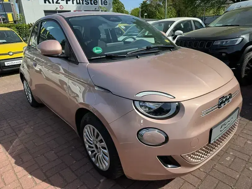 Gebraucht Fiat 500e 86 kW (118 PS) 2023 Rose gold metallic Kleinwagen