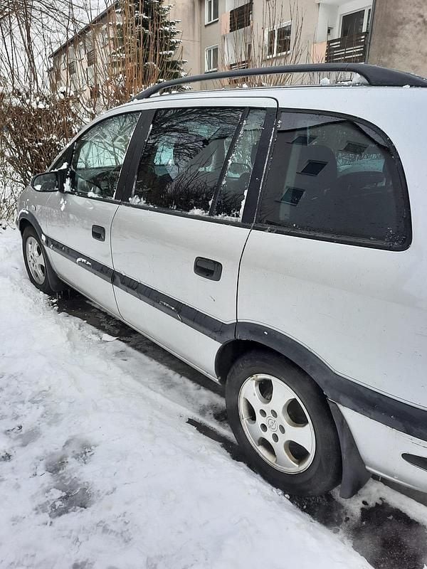 Silber Gebraucht 2001 Opel Zafira Van / Kleinbus | 1.500 € (Guter Preis) - Bild 1/4