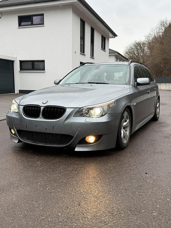 Gebraucht BMW 525 177 PS (130 kW) 2005 Silber Kombi