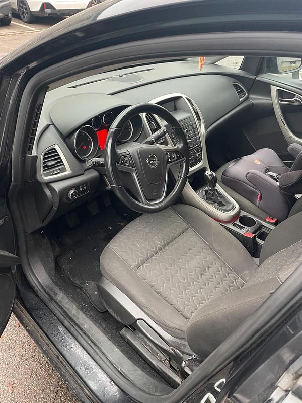 Gebraucht Opel Astra Sport 2013 Schwarz Kombi