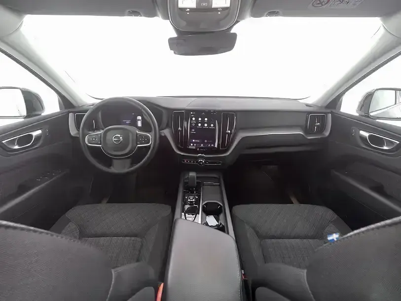 Gebraucht Volvo XC60 Core 197 PS (144 kW) 2023 Schwarz SUV