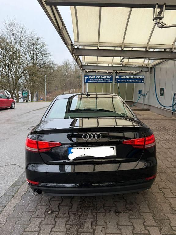 Gebraucht Audi A4 Basis 150 PS (110 kW) 2017 Schwarz Limousine