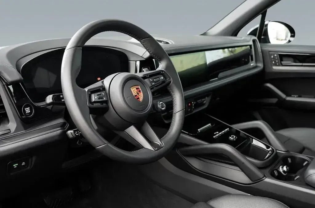Second-hand Porsche Cayenne 354 CP (260 kW) 2025 Negru SUV