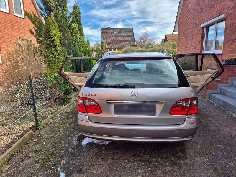 Gebraucht Mercedes E280 Elegance 231 PS (169 kW) 2007 Gold Kombi