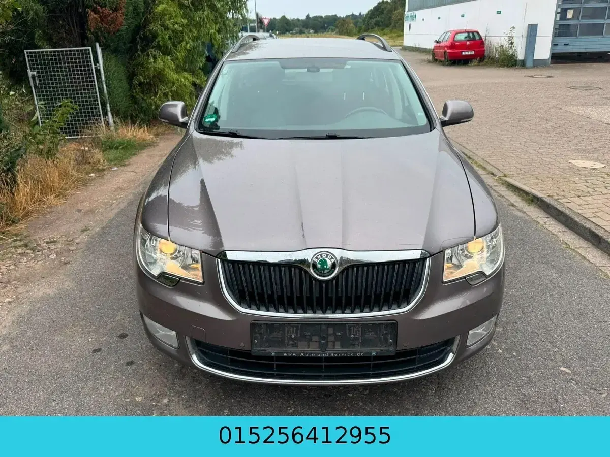 Gebraucht Skoda Superb 160 PS (117 kW) 2011 Braun Kombi