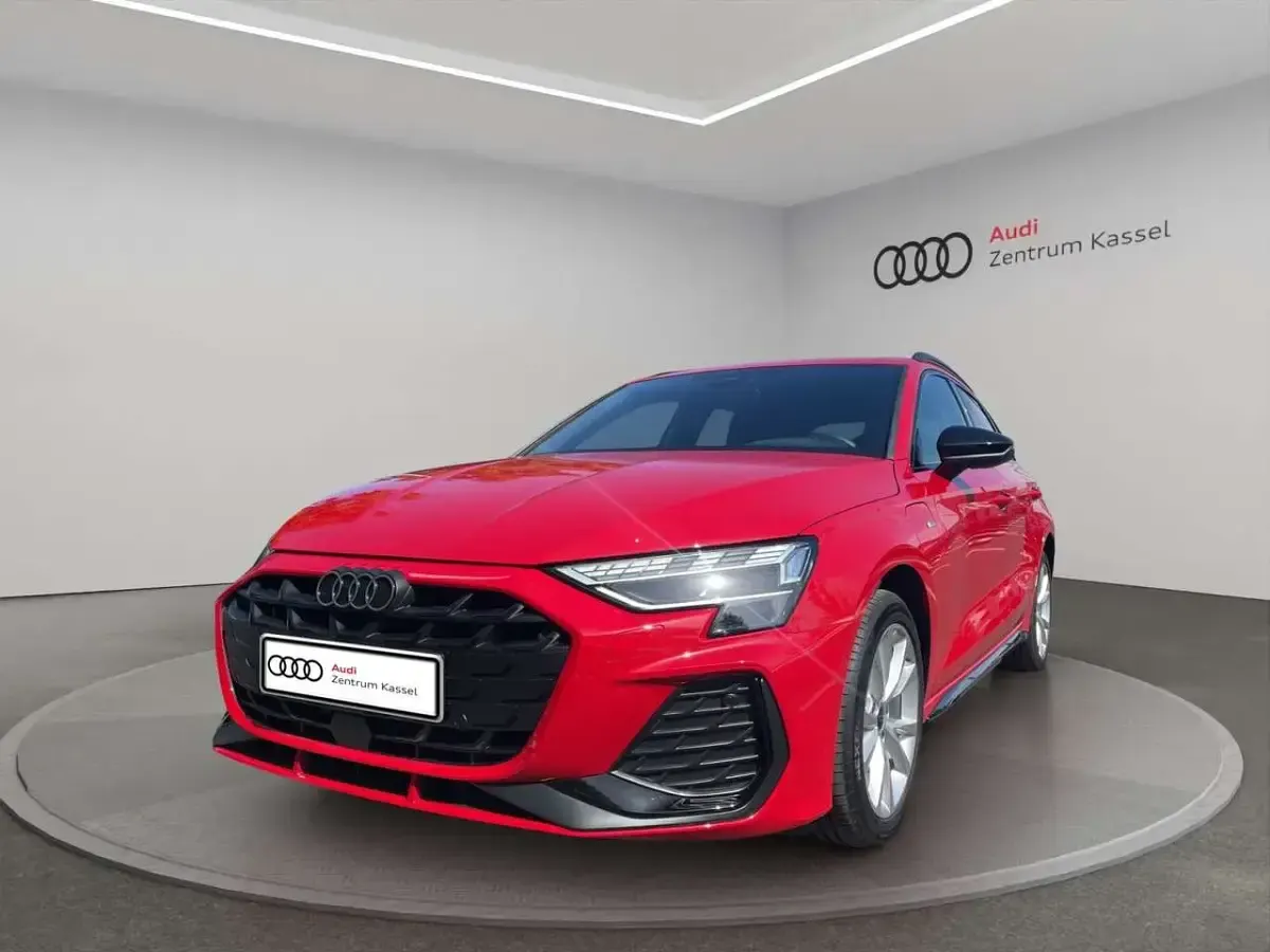 Gebraucht Audi A3 S-Line 272 PS (200 kW) 2025 Rot Limousine
