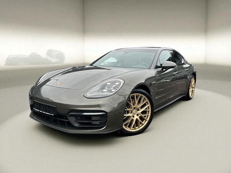Grün Gebraucht 2023 Porsche Panamera 4 Platinum Edition Limousine | 78.999 € (Guter Preis) - Bild 1/4