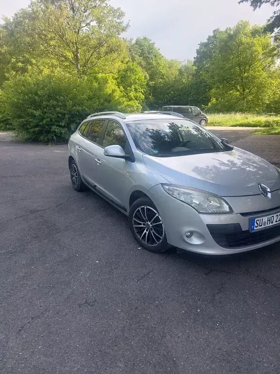 Brugt Renault Mégane Dynamique 131 HK (96 kW) 2010 Sølv Sedan