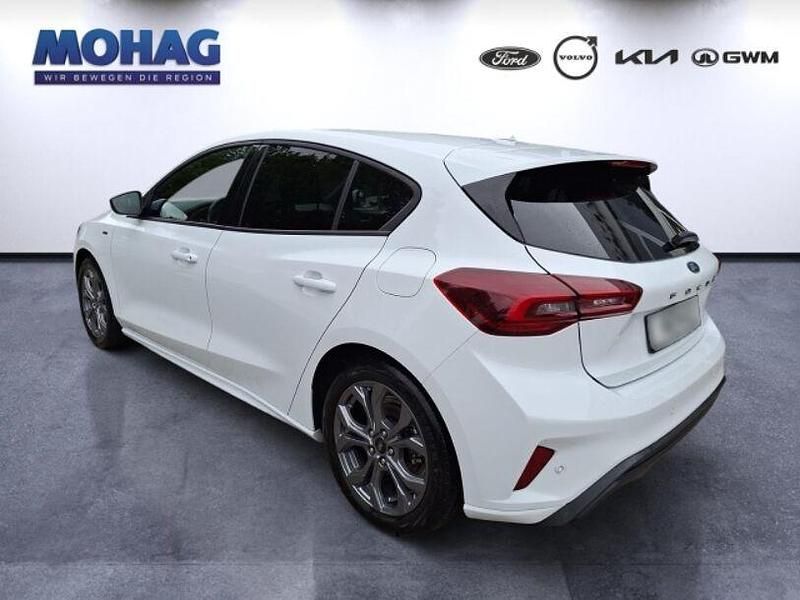 Gebraucht Ford Focus ST-Line 125 PS (91 kW) 2022 Weiss Limousine