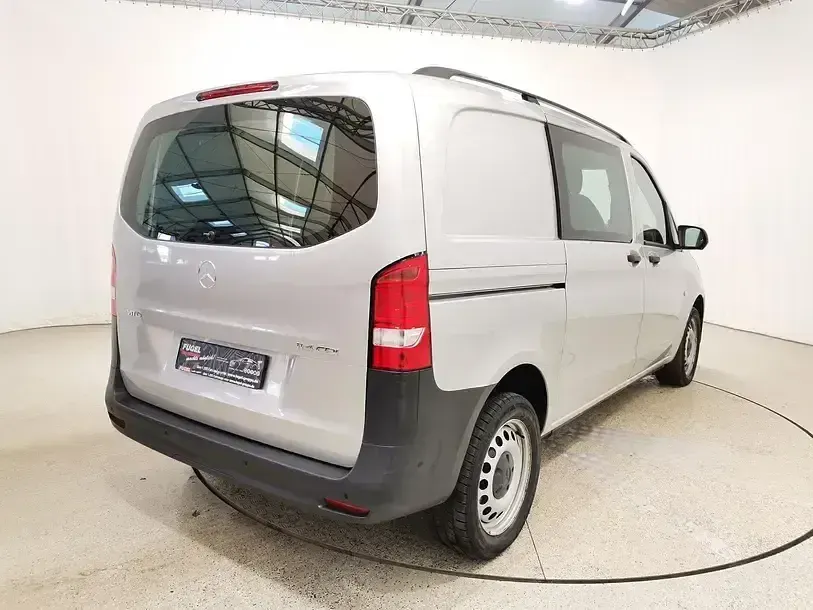 Gebraucht Mercedes Vito 136 PS (100 kW) 2022 Brillantsilber metallic Van
