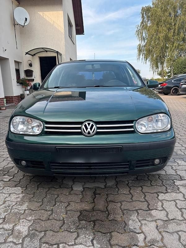 Grün Gebraucht 1999 VW Golf IV Kleinwagen | 1.000 € - Bild 1/4