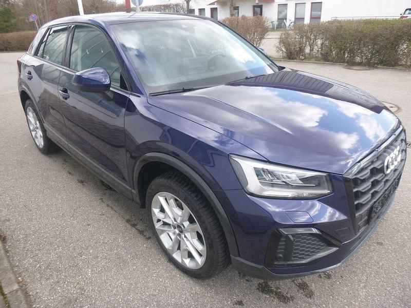 Gebraucht Audi Q2 Advanced 150 PS (110 kW) 2024 Blau SUV