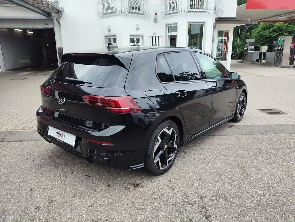 Gebraucht VW Golf VIII R-line 150 PS (110 kW) 2025 Schwarz Limousine