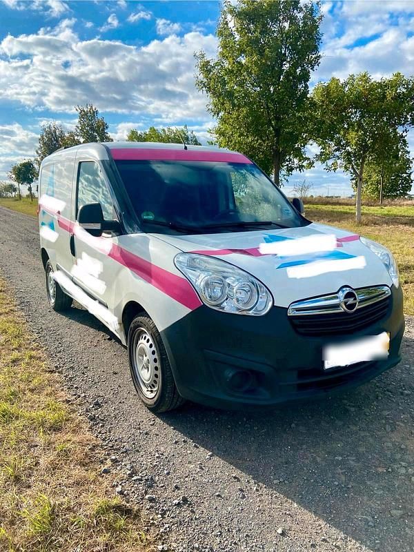 Gebraucht Opel Combo 88 PS (64 kW) 2017 Weiß Van / Kleinbus