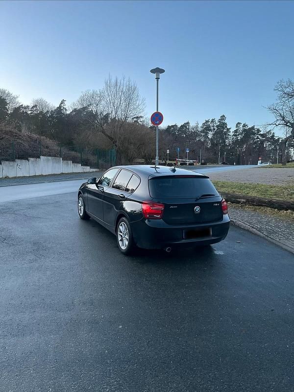 Gebraucht BMW 118 143 PS (105 kW) 2013 Schwarz Kleinwagen