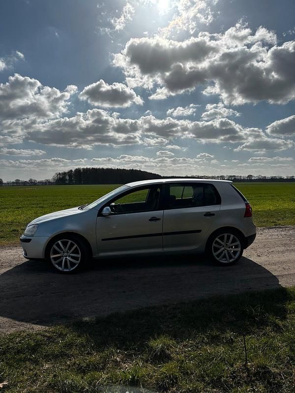 Gebraucht VW Golf V 102 PS (75 kW) 2004 Silber Kleinwagen