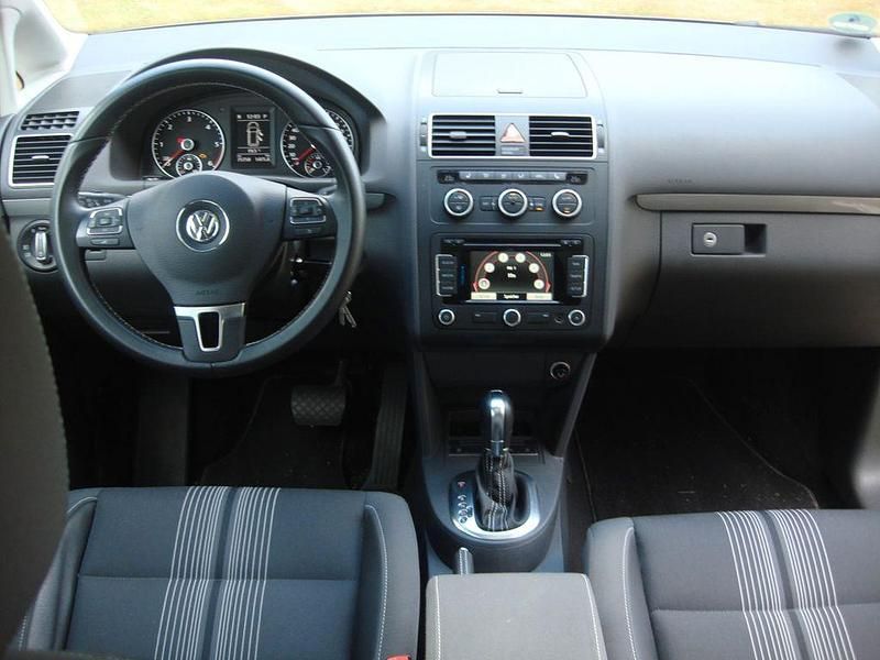 Gebraucht VW Touran Match 140 PS (102 kW) 2012 Silber Van / Kleinbus