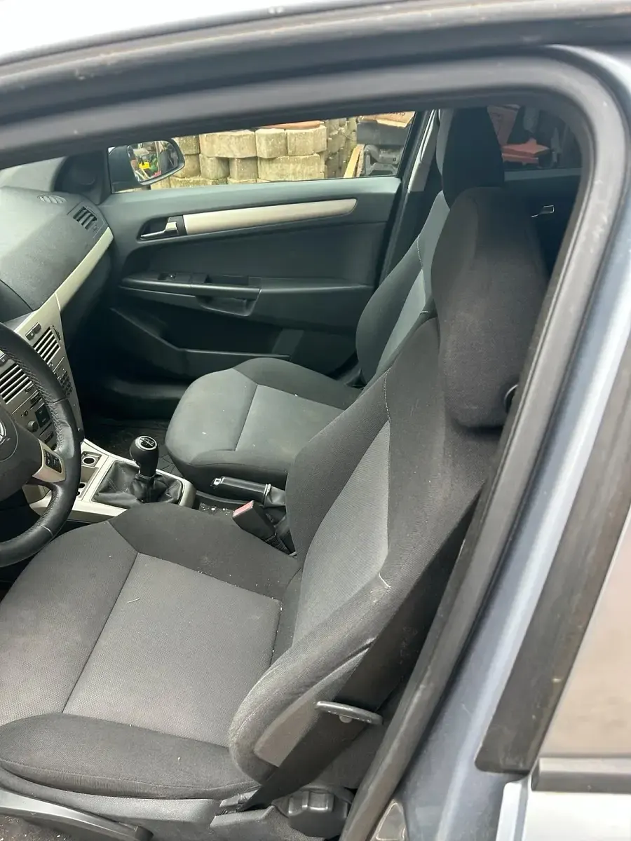 Gebraucht Opel Astra 110 PS (80 kW) 2008 Blau Kombi