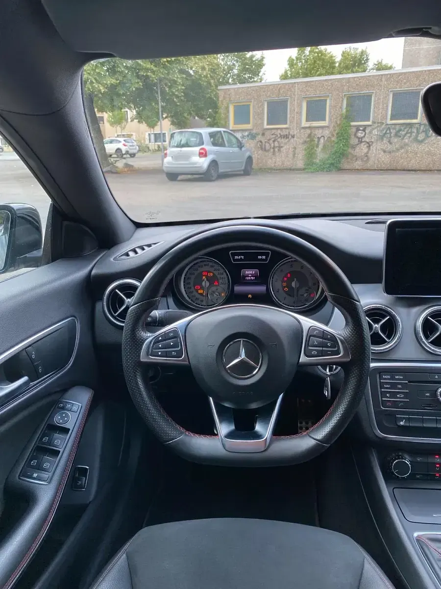 Gebraucht Mercedes CLA200 AMG line 156 PS (114 kW) 2014 Grau Coupé