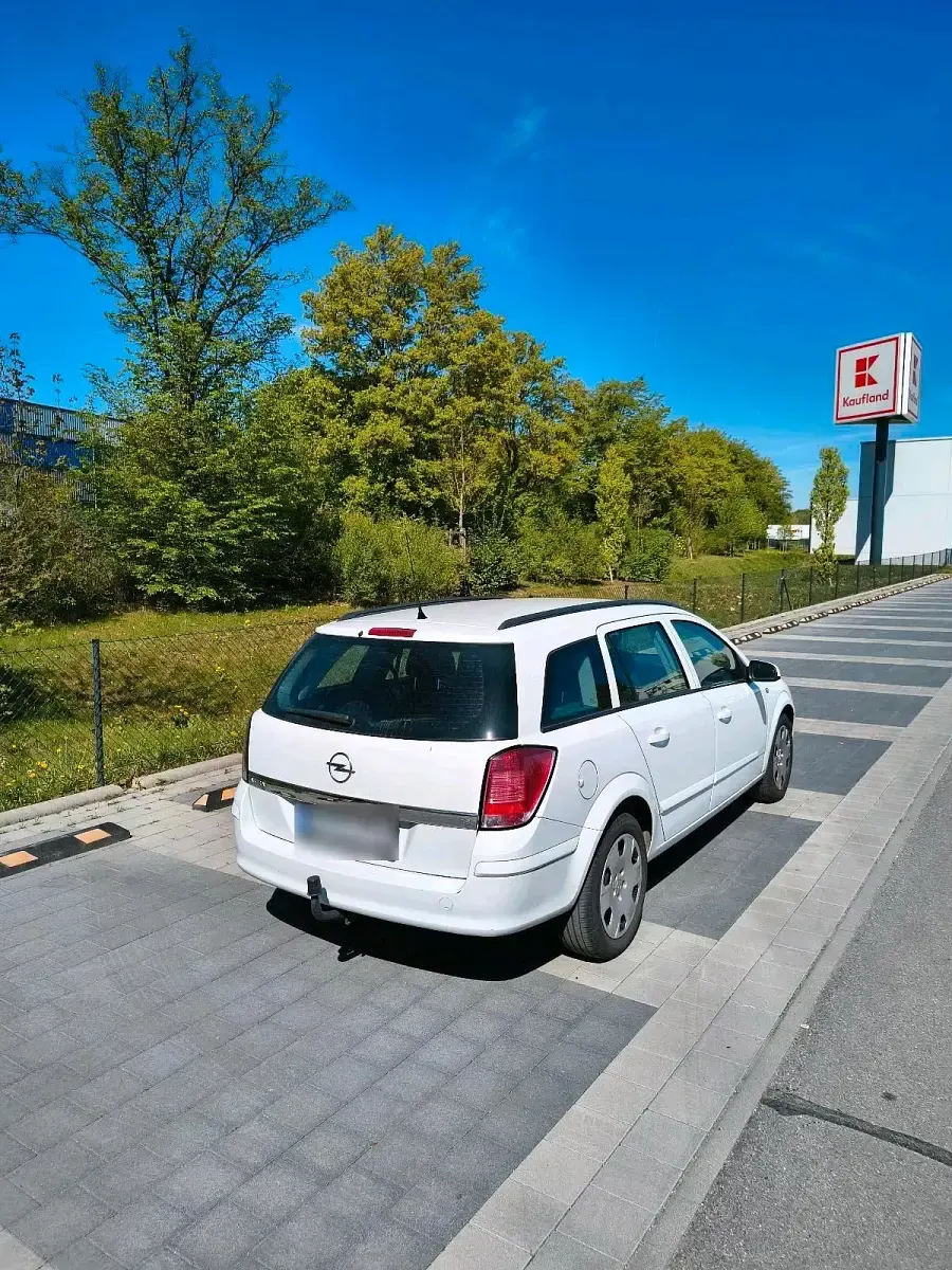 Używany Opel Astra 125 KM (91 kW) 2004 Biały Kombi