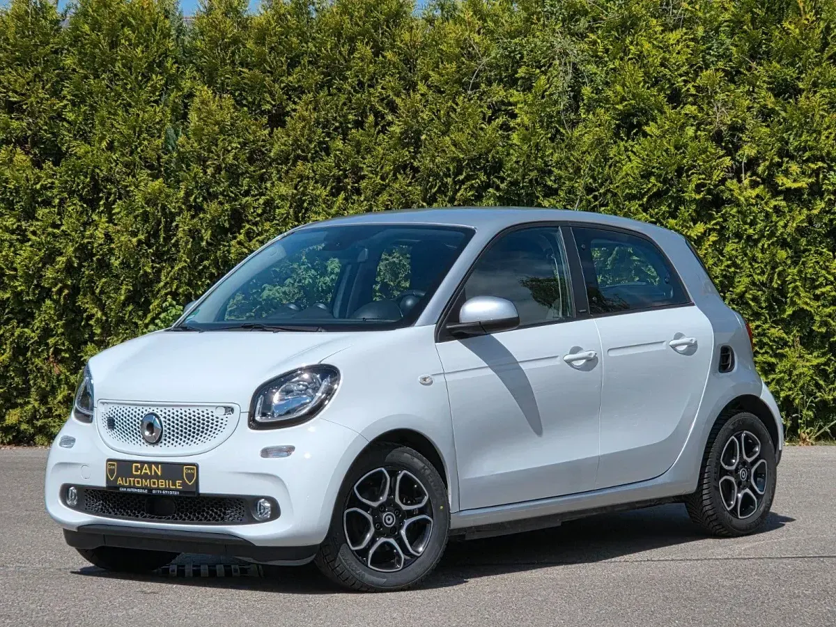 Gebraucht Smart ForFour Electric Drive Passion 60 kW (82 PS) 2018 Weiß Kleinwagen