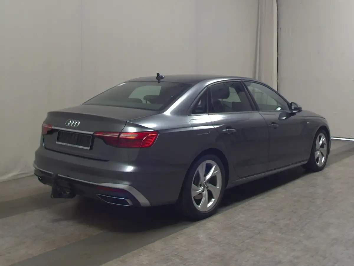 Gebraucht Audi A4 S-Line 204 PS (150 kW) 2021 Grau Limousine