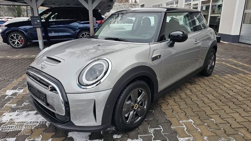 Gebraucht Mini Cooper SE 135 kW (184 PS) 2023 Melting silver iii Kleinwagen
